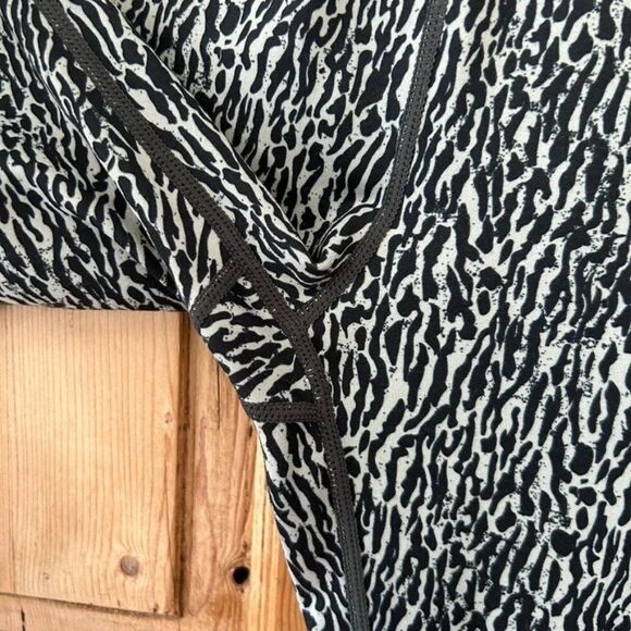 Varley Womens Medium Black Gray Leggings Zebra Animal Print Workout Pants Sporty - Picture 4 of 9